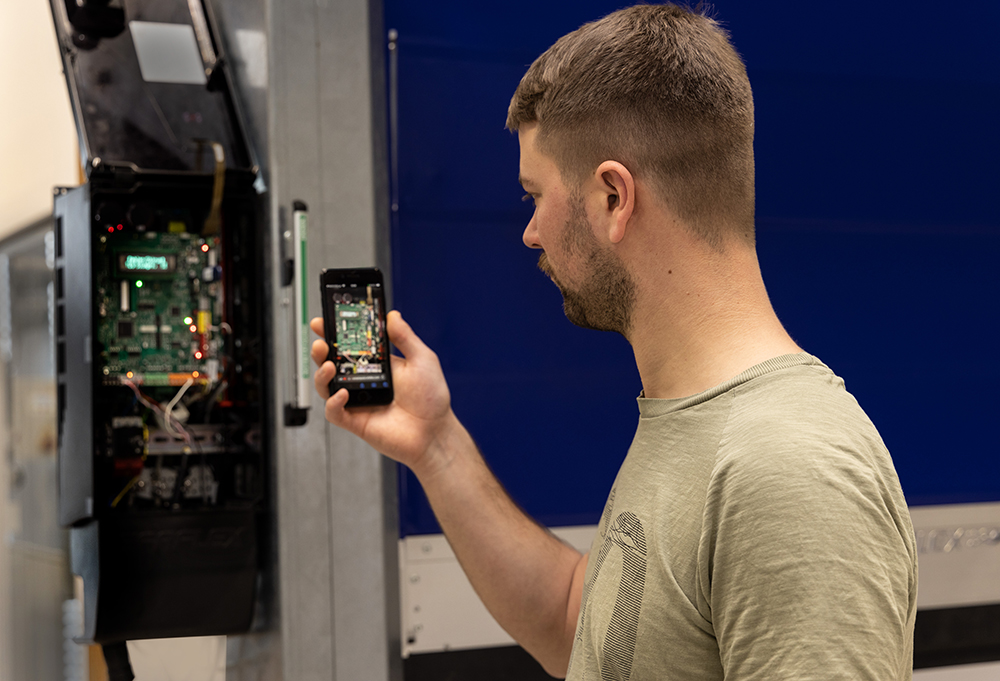 Customer service of the future: fast technical support thanks to EFA-SmartAssist®